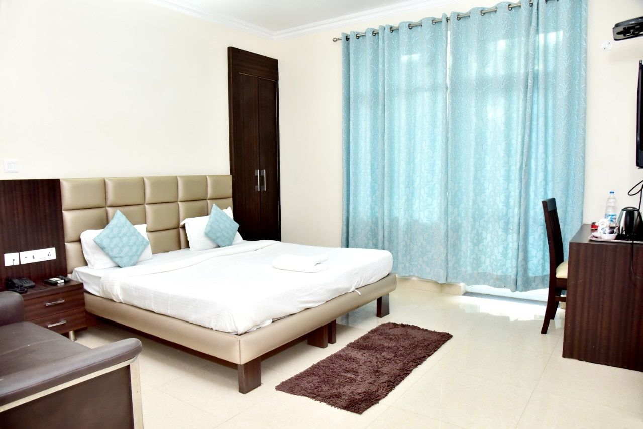 undefined Hotel The Uhas 5