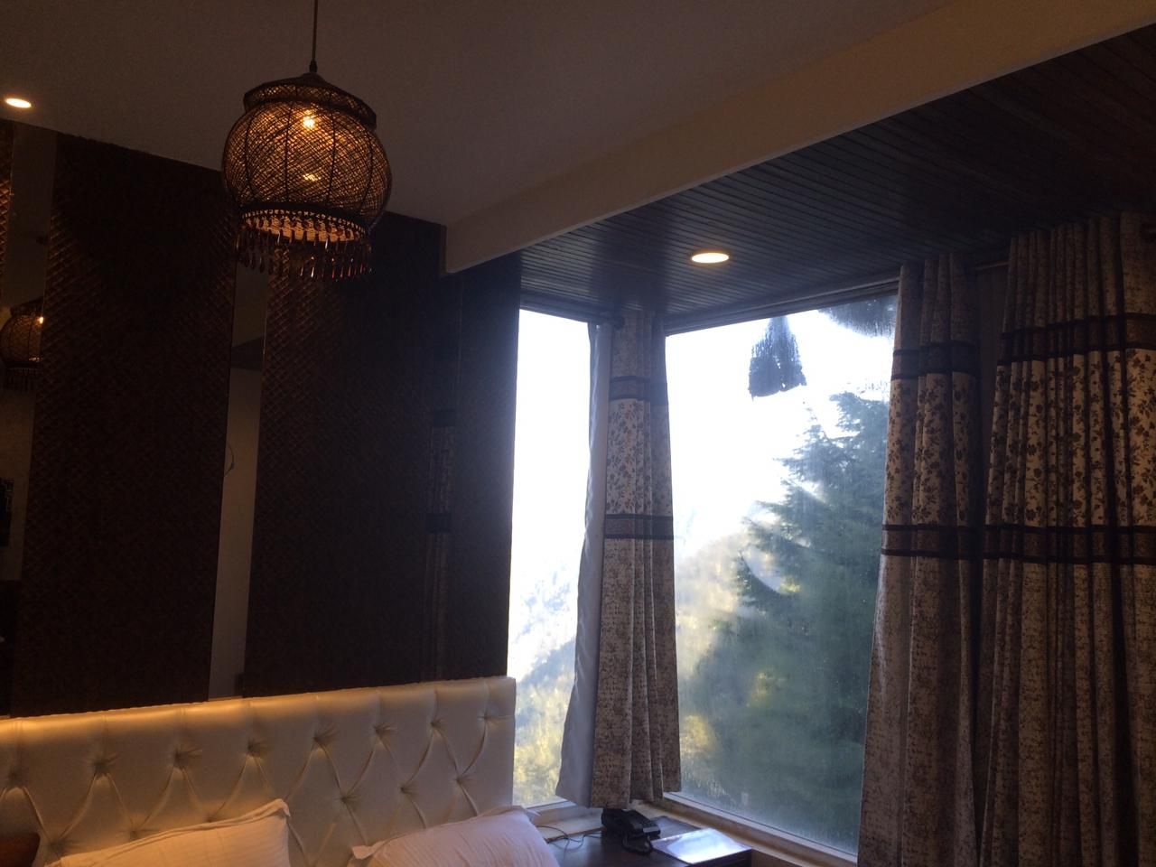 Sartaj the Crown Super Deluxe Room 4