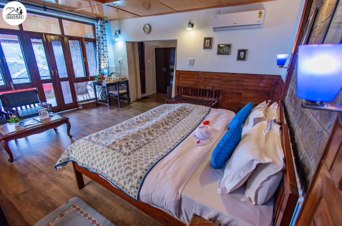 Udechee Huts Deluxe Single Room Cottage 6