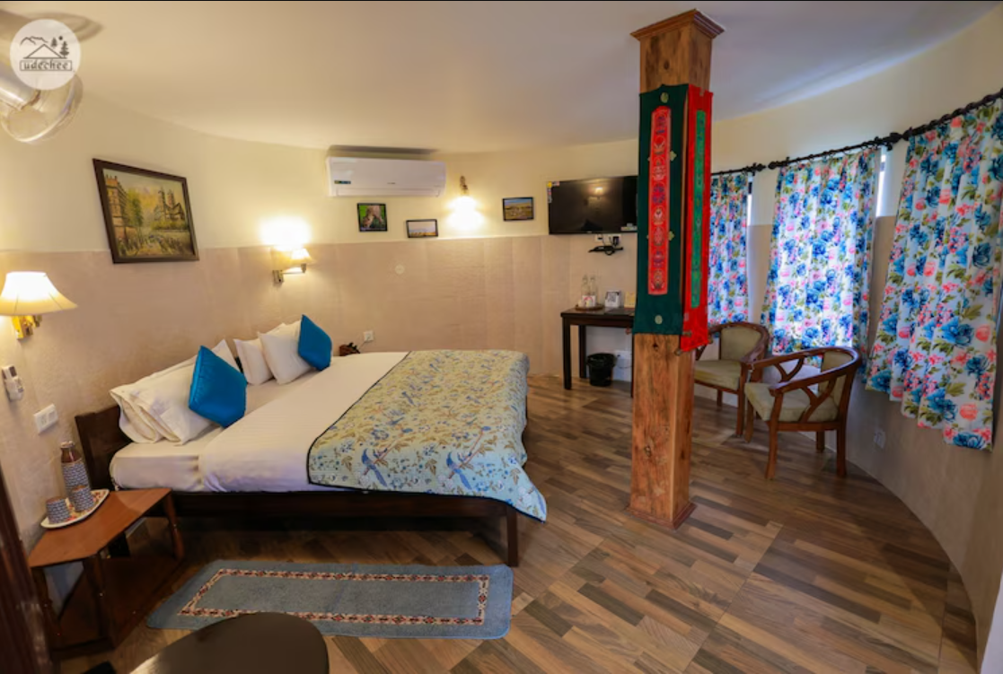 Udechee Huts Deluxe Single Room Cottage 7