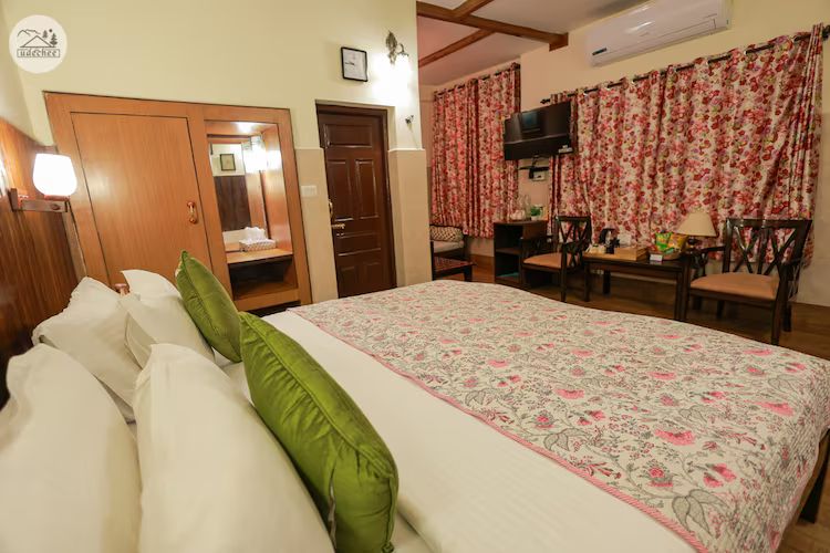 Udechee Huts Deluxe Independent Room ( Air Conditioned Hot & Cold ) 3