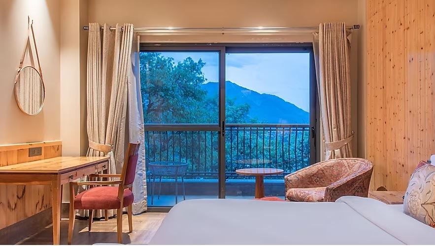 Echor Mandara Tree Villa Dharamshala Magnolia Room with Balcony and Forest View 6