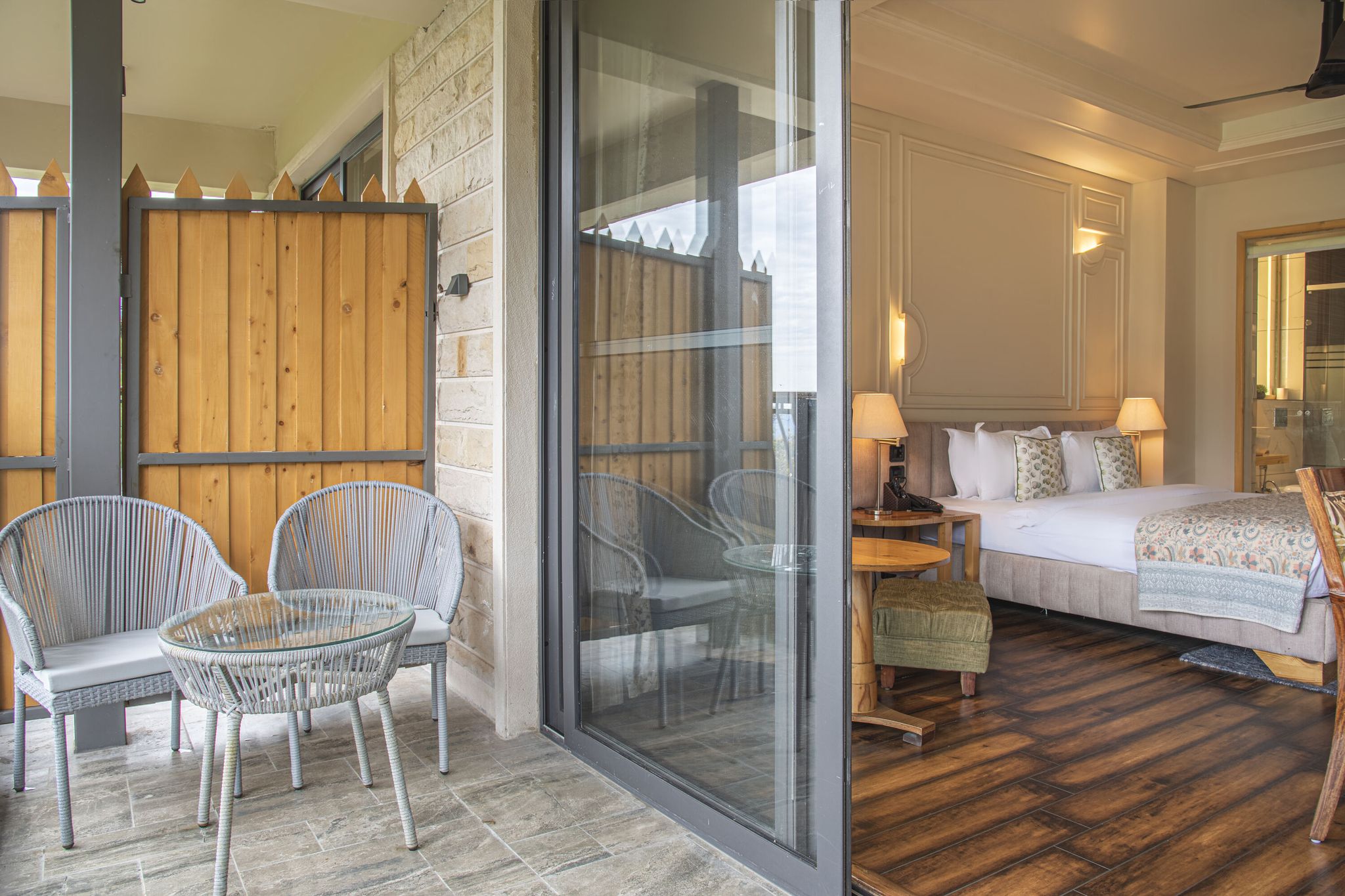 Echor Mandara Tree Villa Dharamshala Magnolia Room with Balcony and Forest View 3