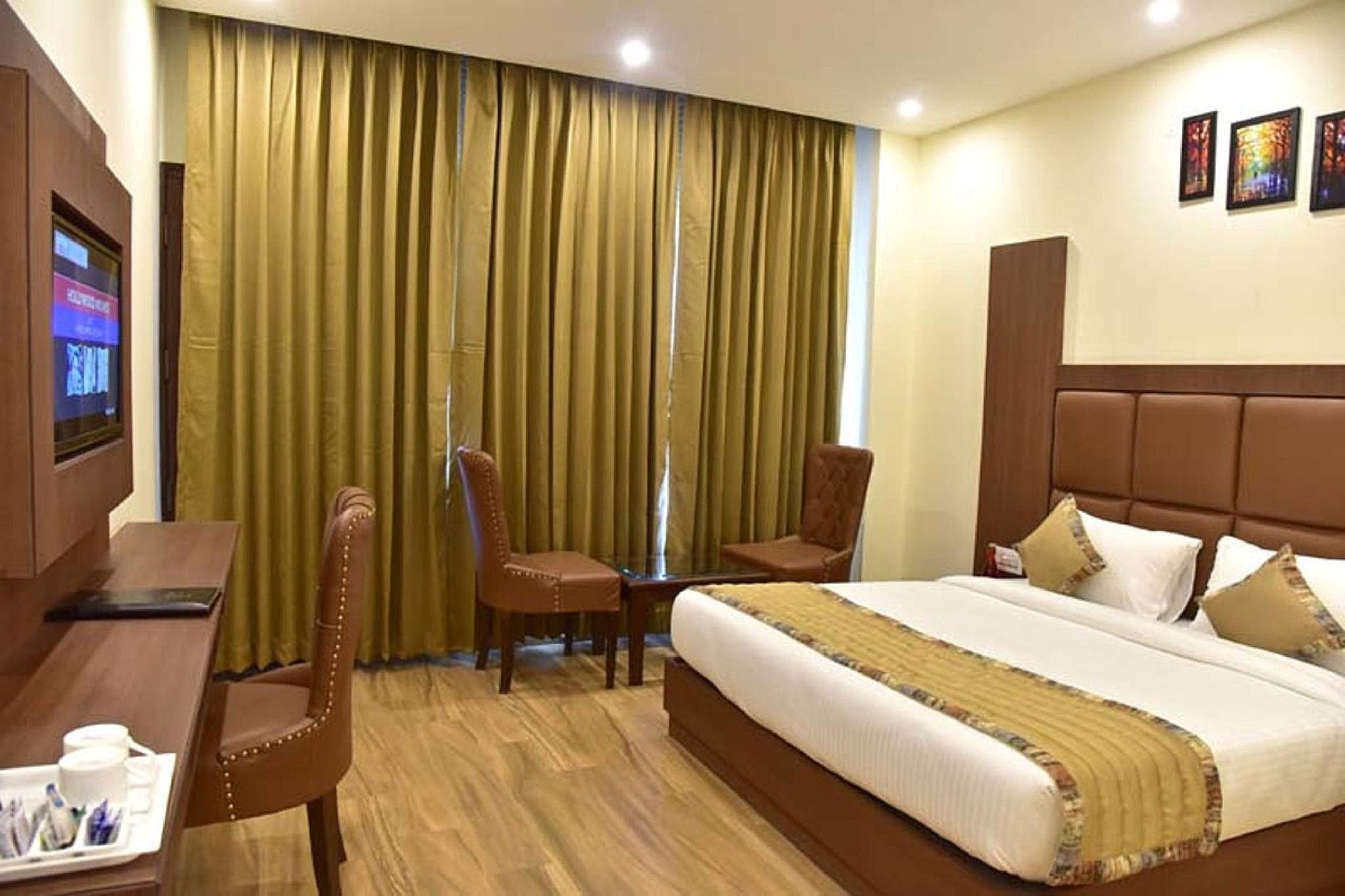 Hotel Crosswind West Deluxe Room 5