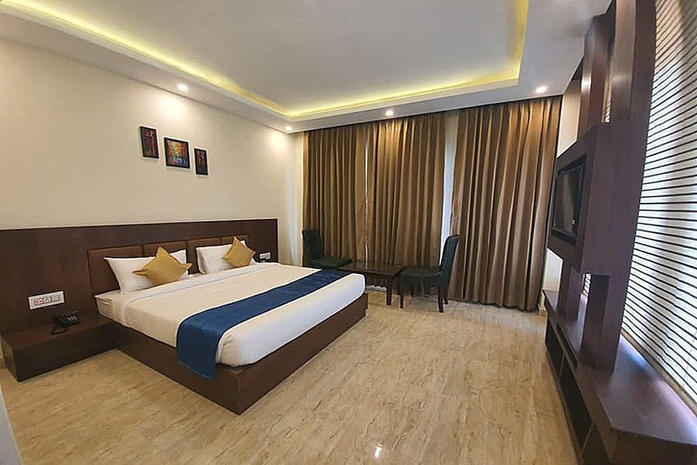 Hotel Crosswind West Deluxe Room 12
