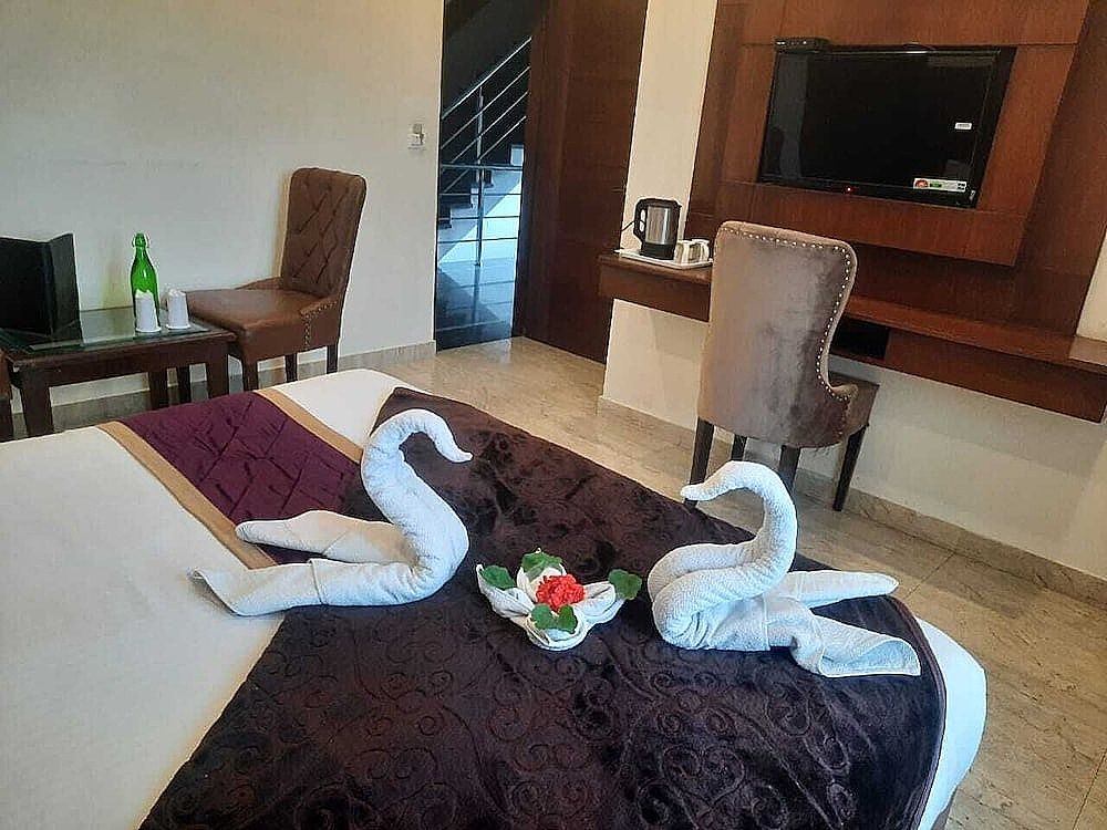 Hotel Crosswind West Deluxe Room 3