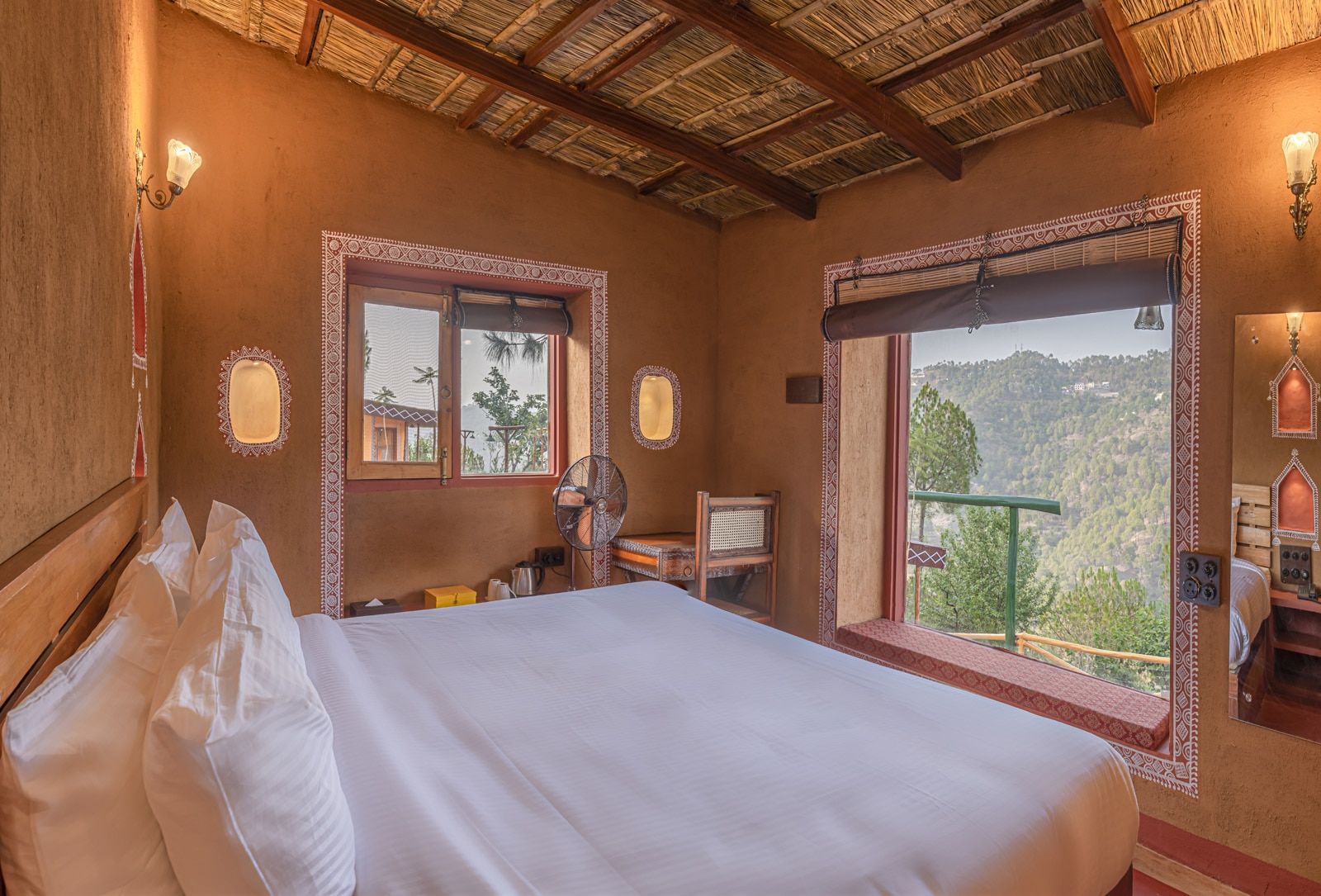 A Kasauli Ggaon by Echor Prakriti Cottage with Mountain-view with Private Lawn 8