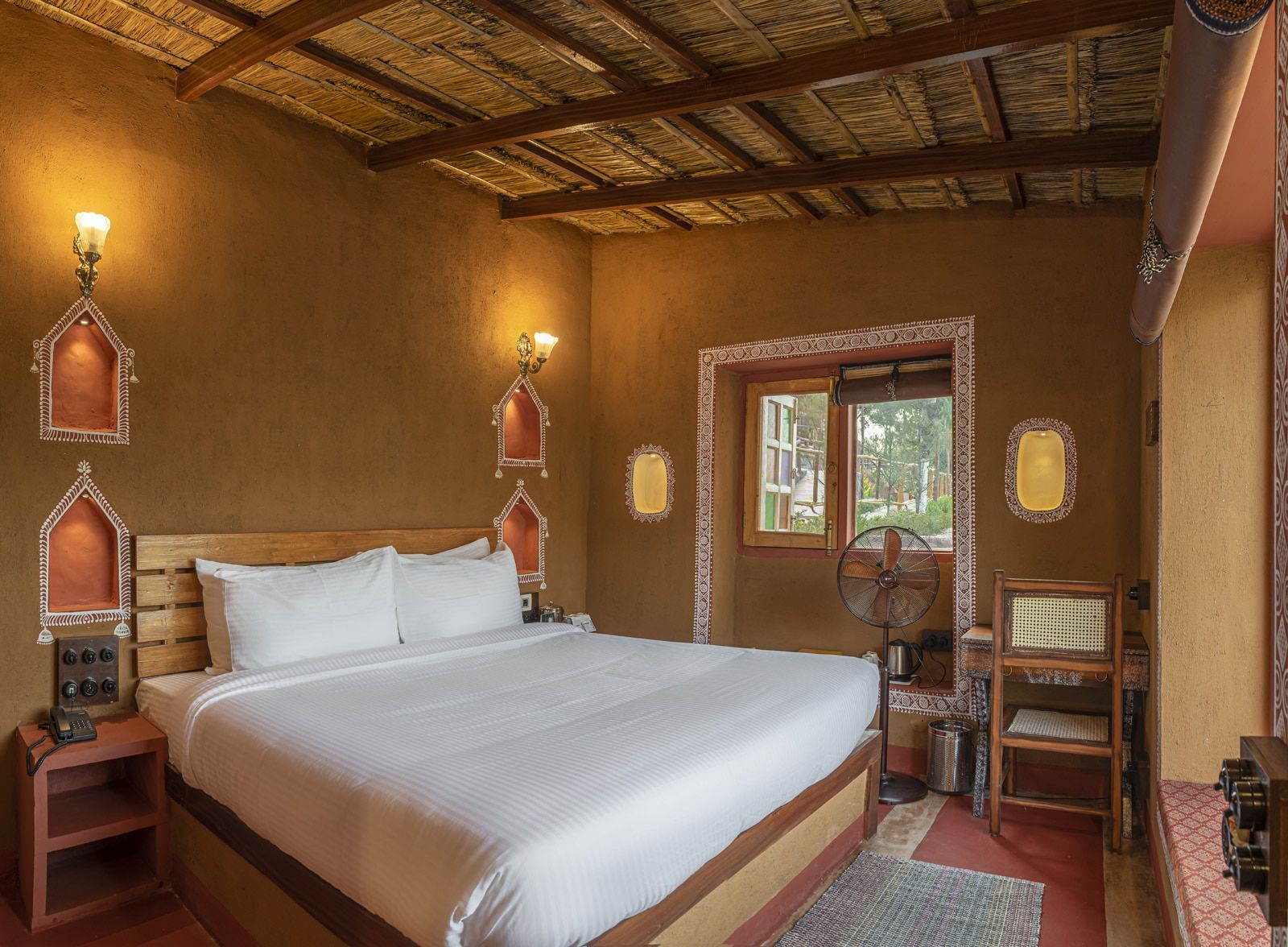 A Kasauli Ggaon by Echor Prakriti Cottage with Mountain-view with Private Lawn 3