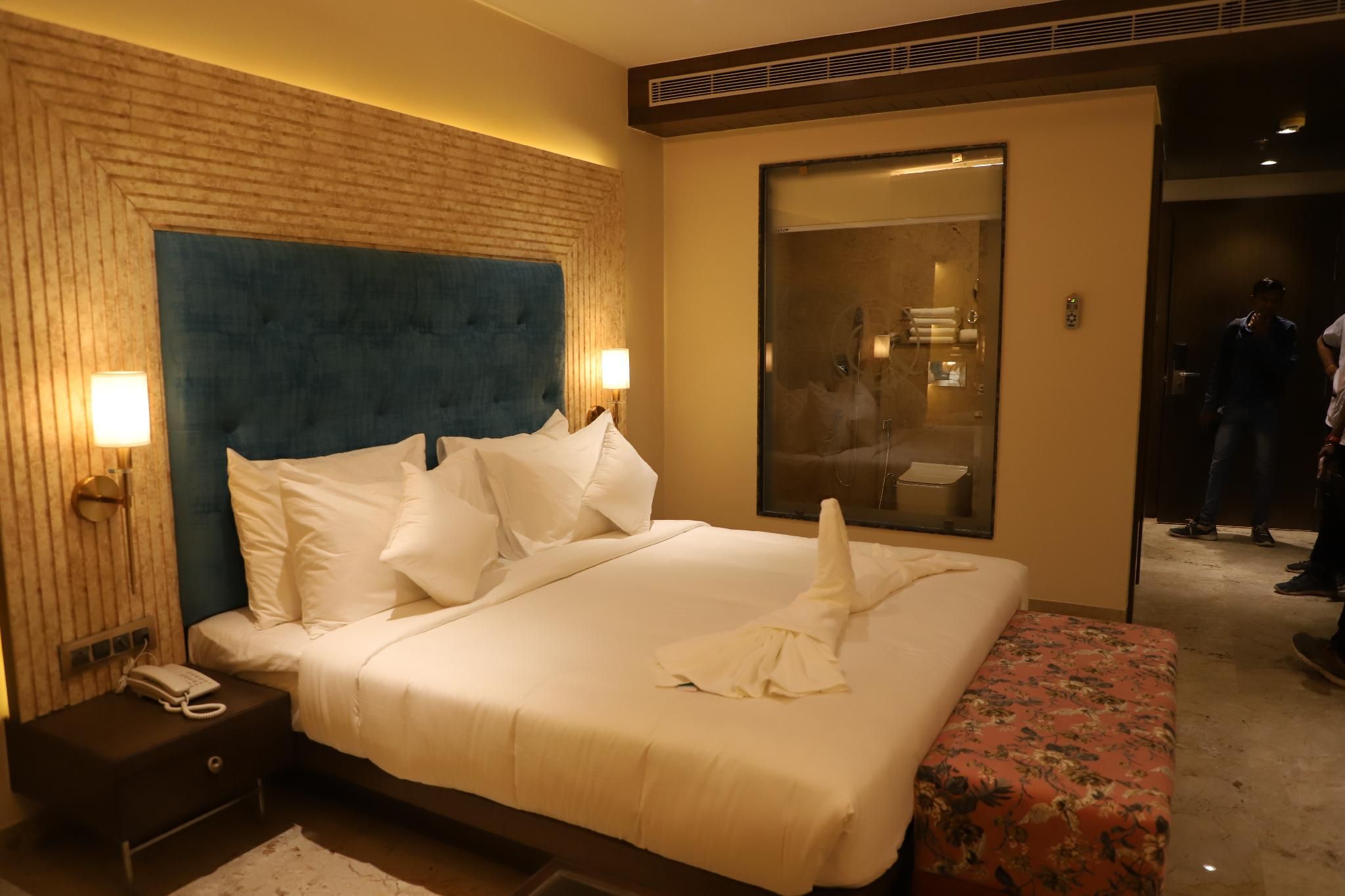 The Royal Class Hotel JUNIOR SUITE ROOM