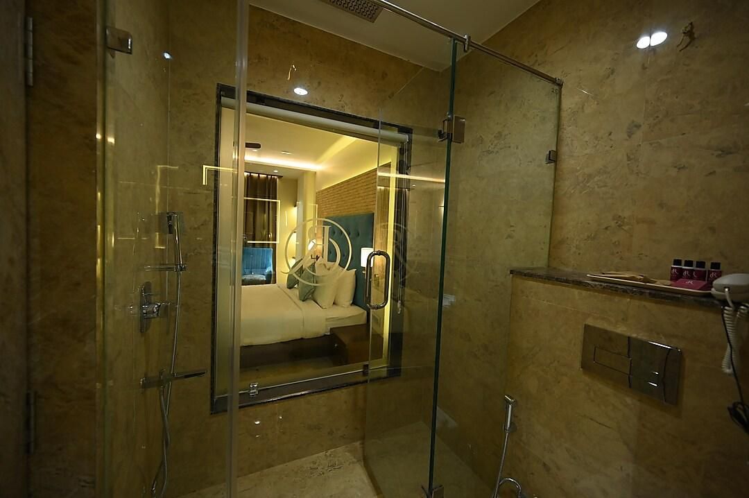 The Royal Class Hotel SUPERIOR ROOM 4