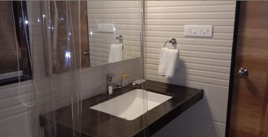 TGN SUITES Deluxe Room 3