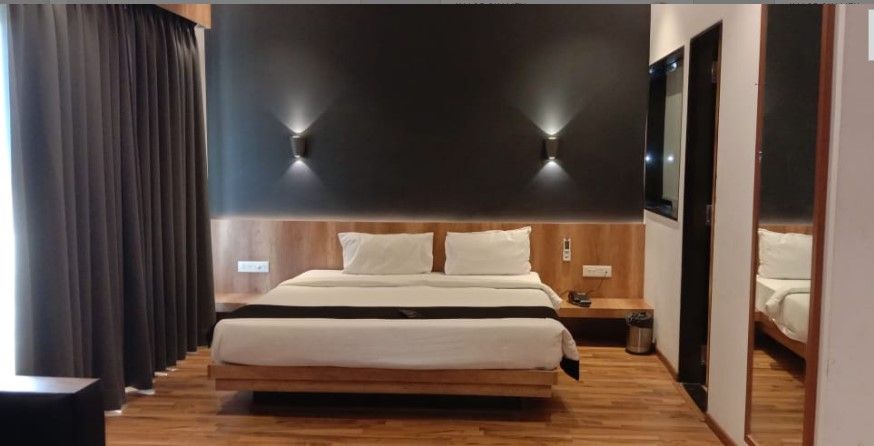 undefined TGN SUITES 9