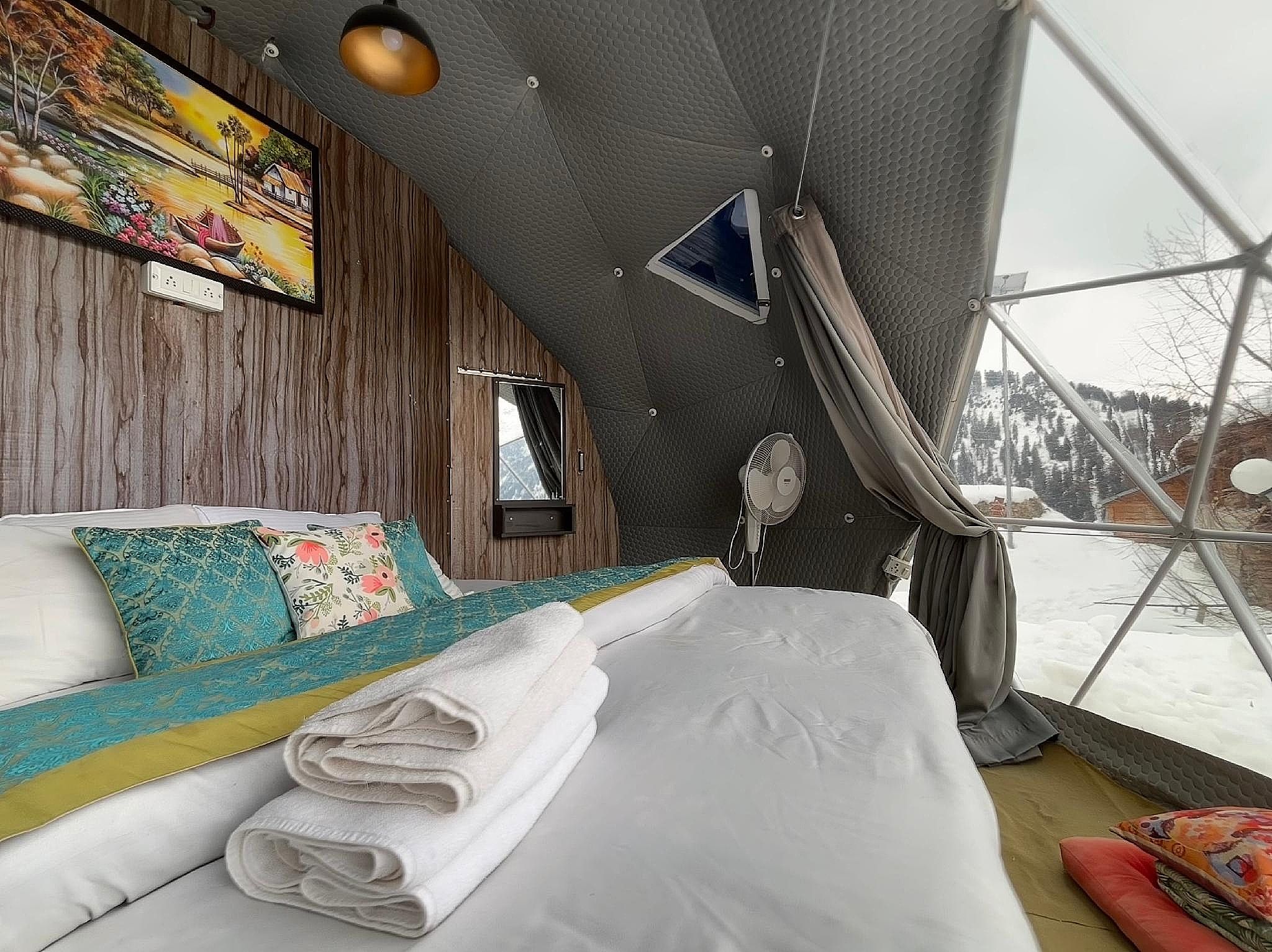 Queen Room with View