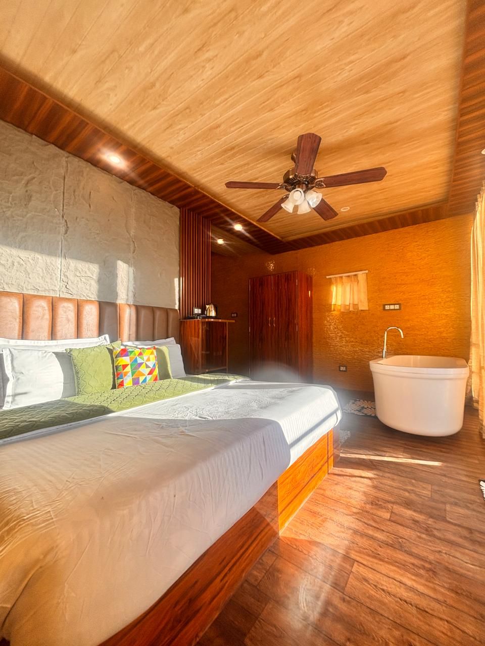 Zanskar family jacuzzi dome