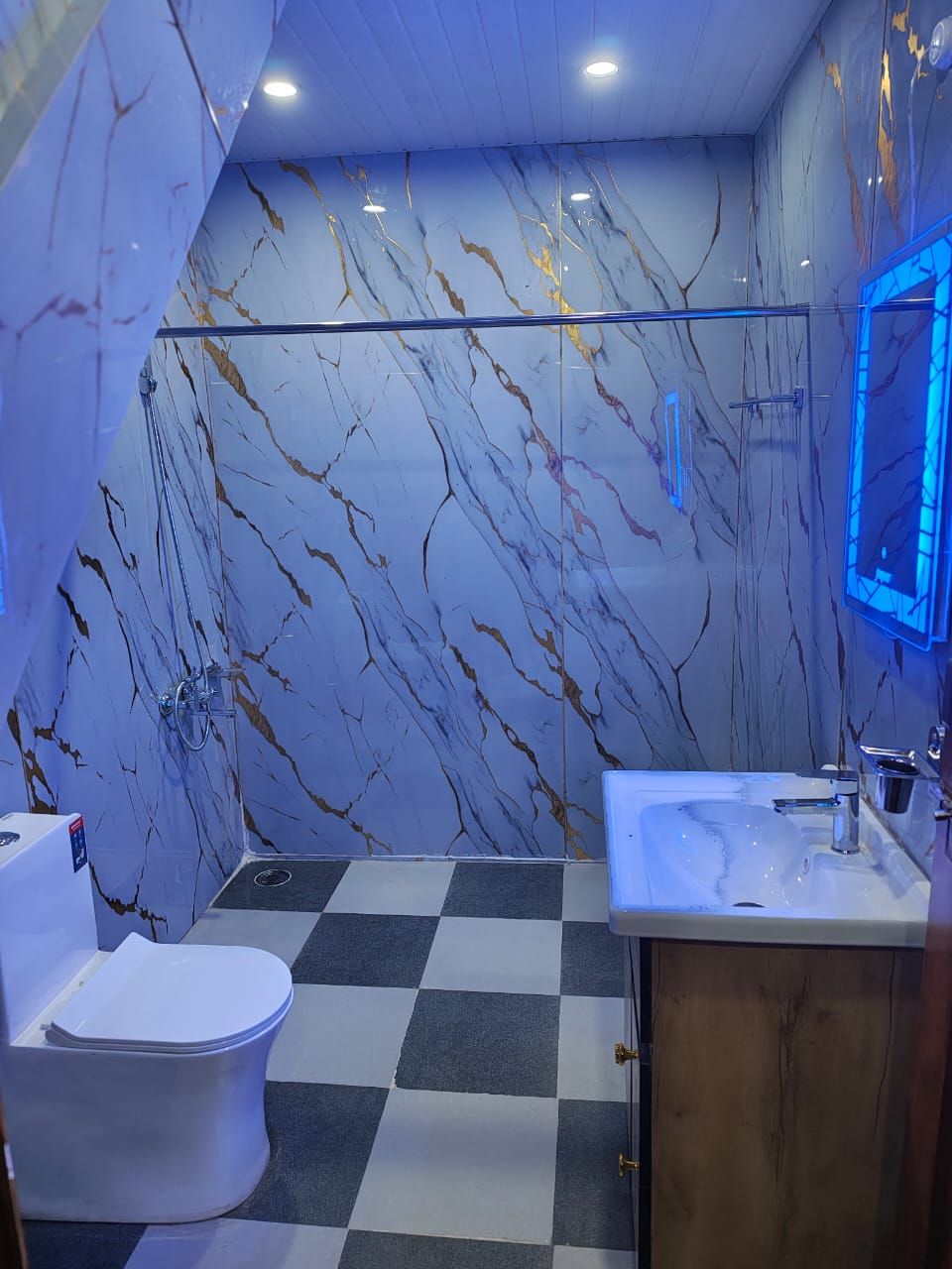 Zanskar family jacuzzi dome