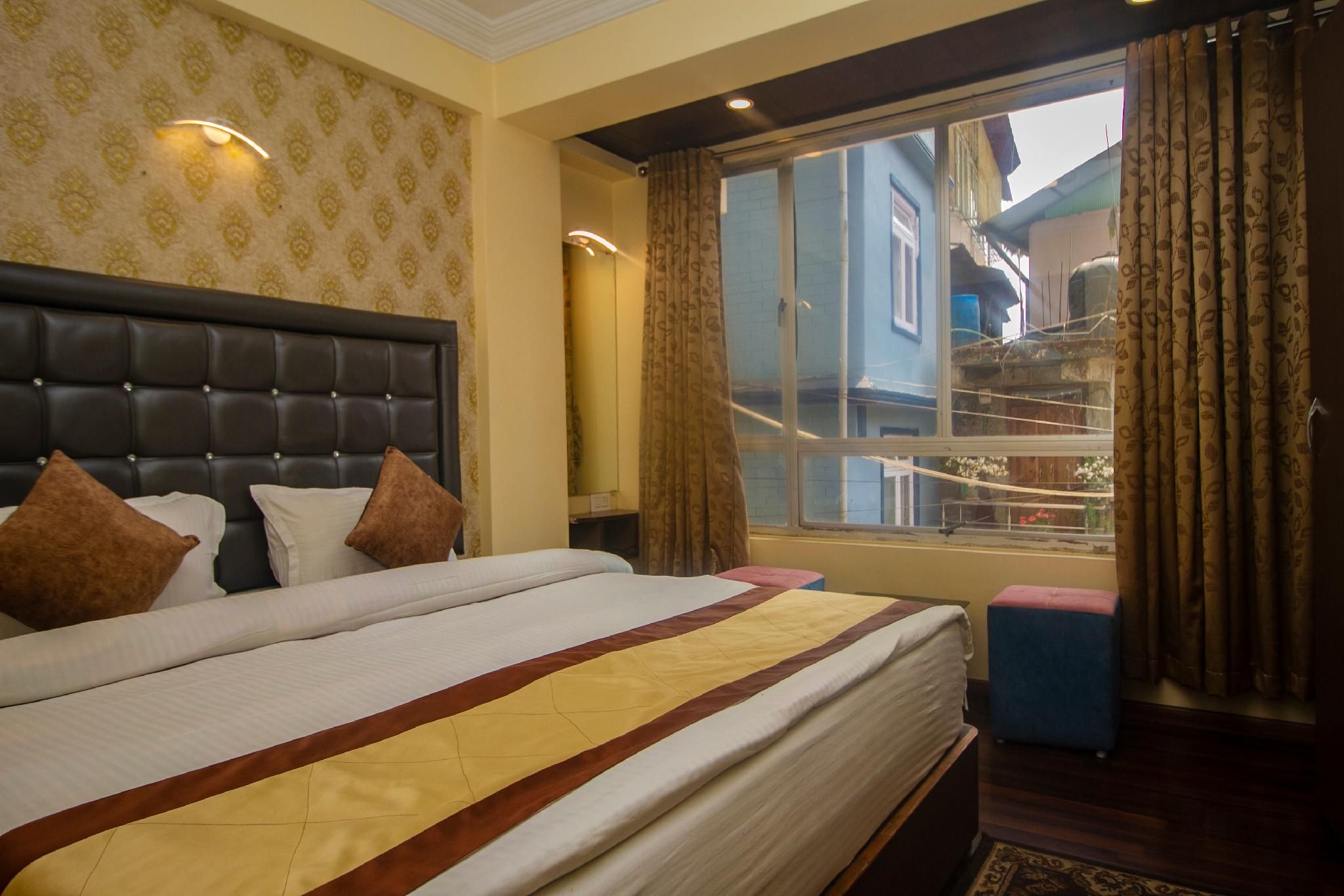 Luxury Rooms