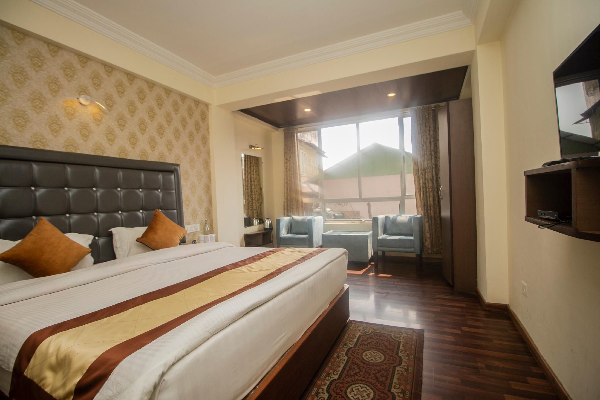 Luxury Rooms