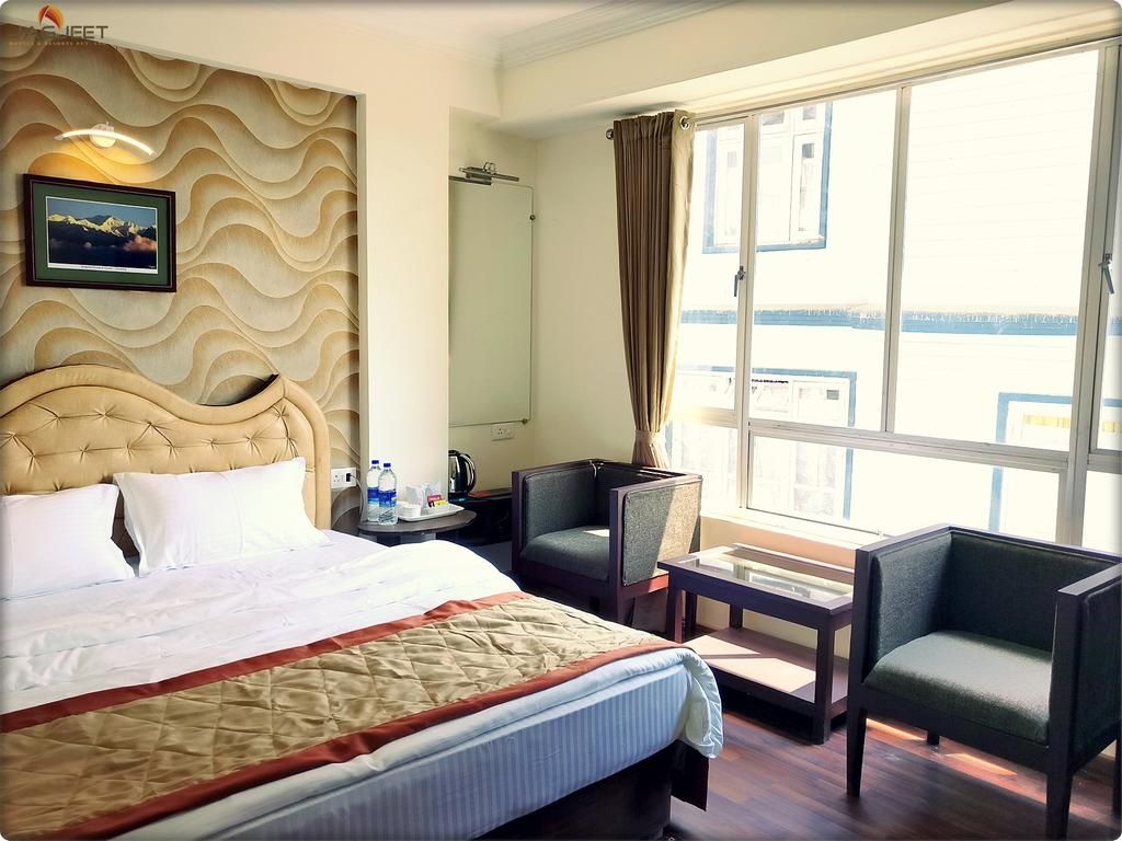 Hotel Himalayan Retreat Himalayan Luxury Room (NO VIEW and NO BALCONY )