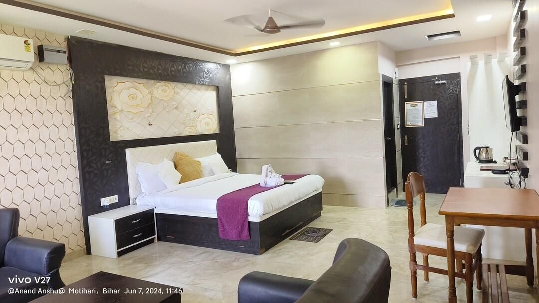 Shree R.C.VATIKA Suite 2