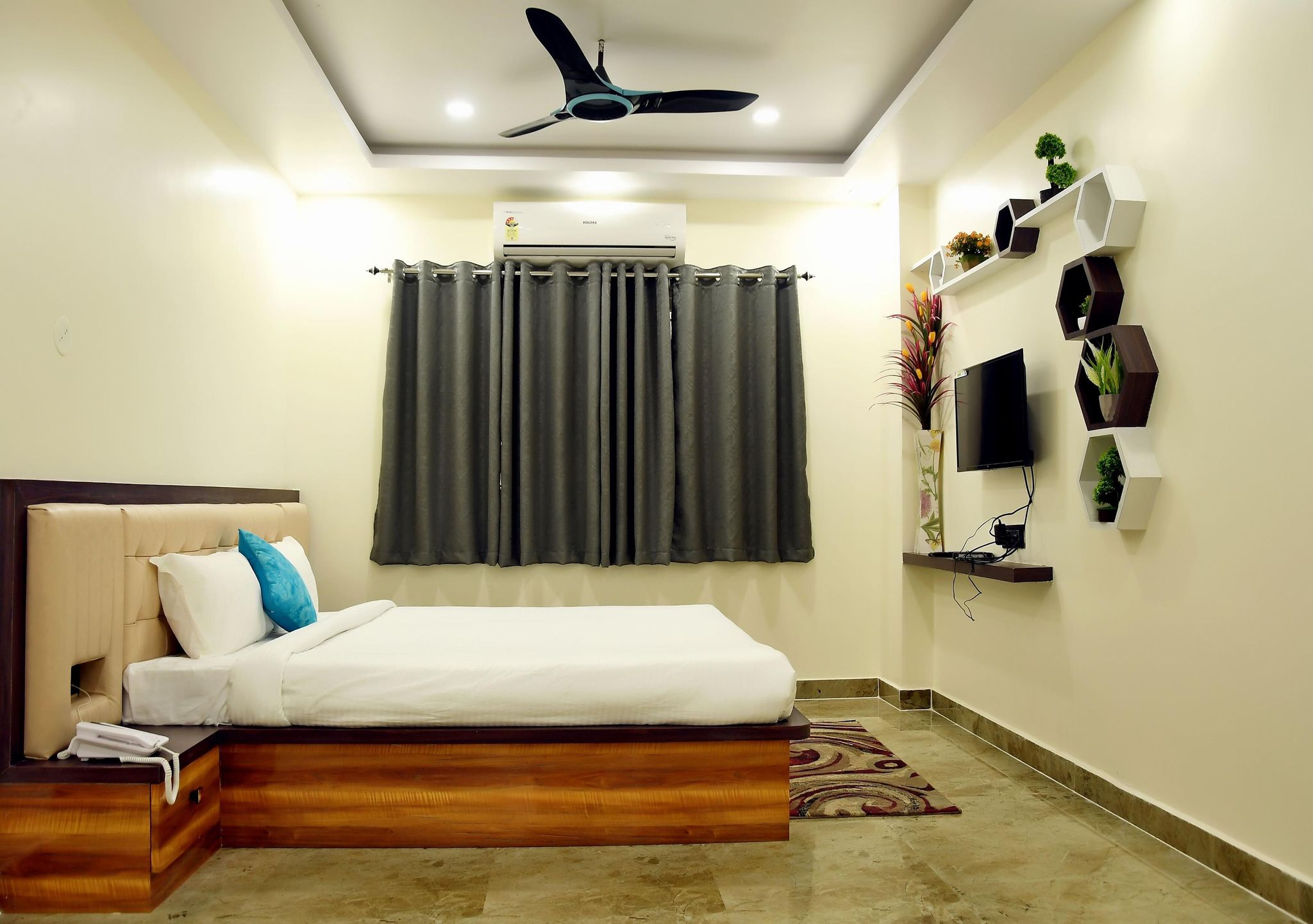 Dolphinos Executive Room