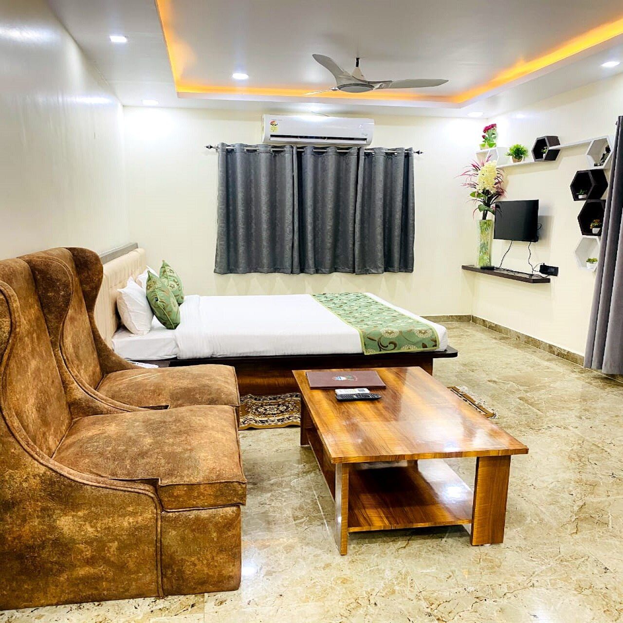 Dolphinos Premium Garden