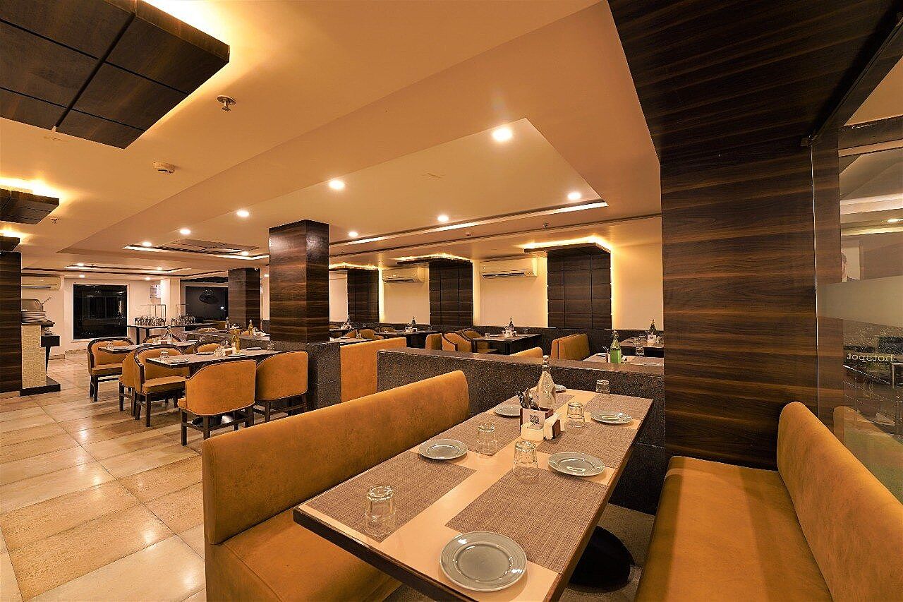 Food & Dining