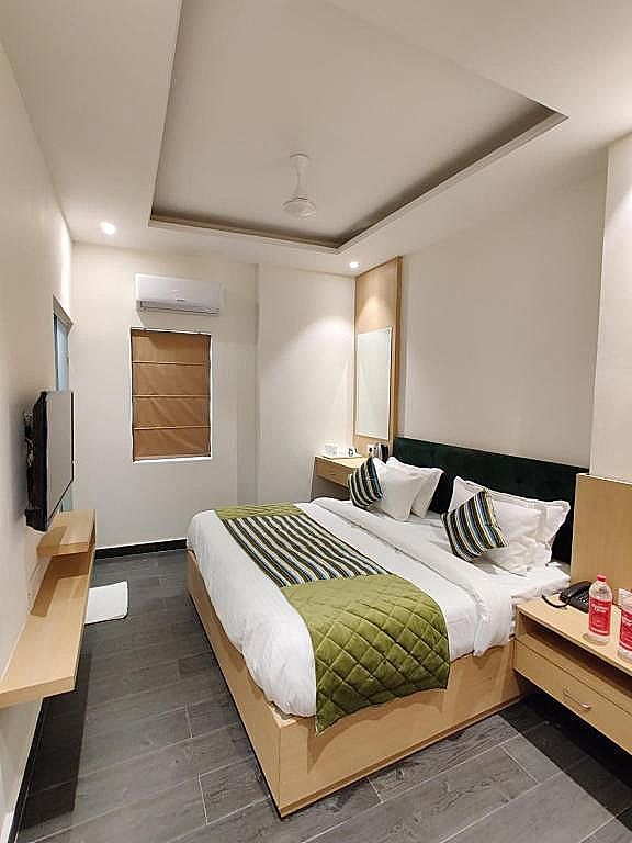 undefined Hotel Dua Grand by Sonachi - 200 Meter from Golden Temple 5