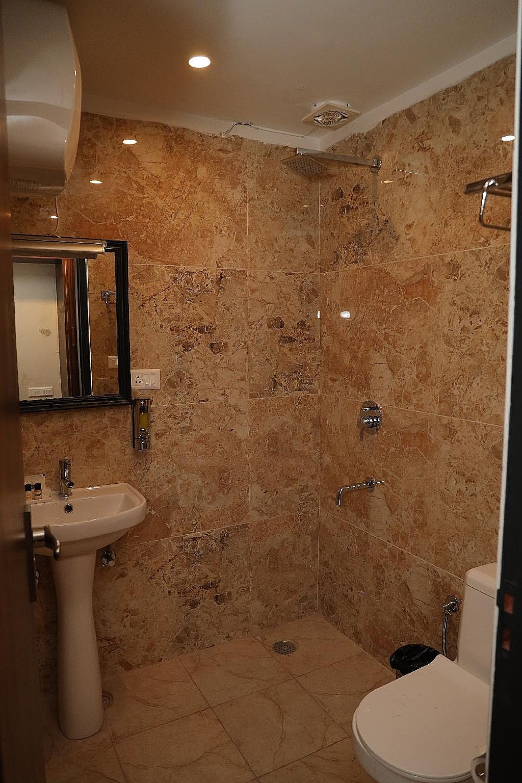 undefined Aroha by Rishikesh - Swimming Pool & Spa 10