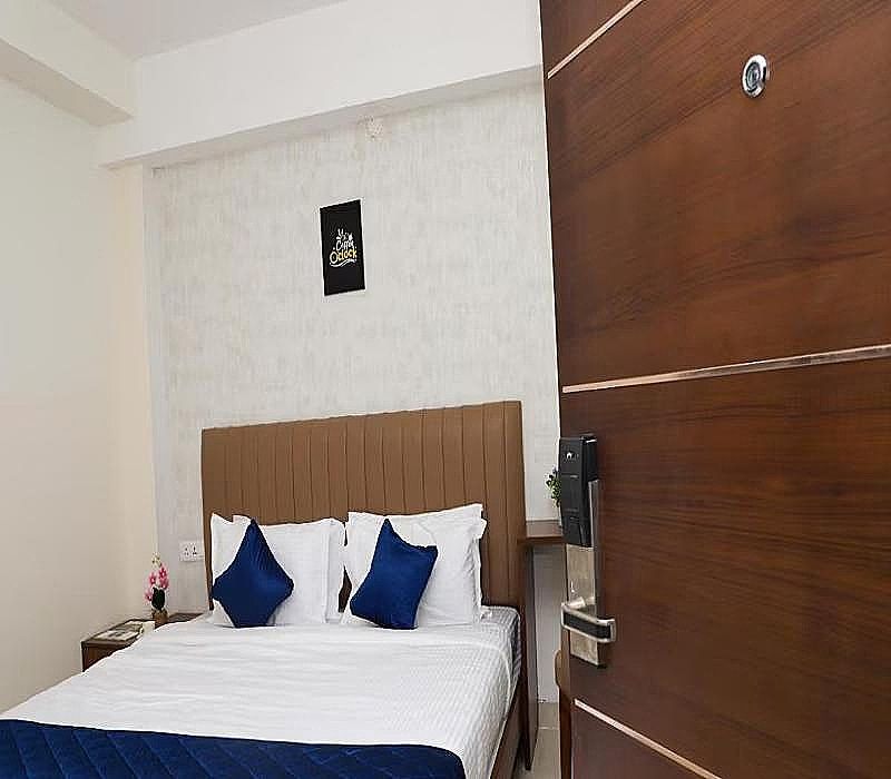 Admira Residency Premium Twin Room 2