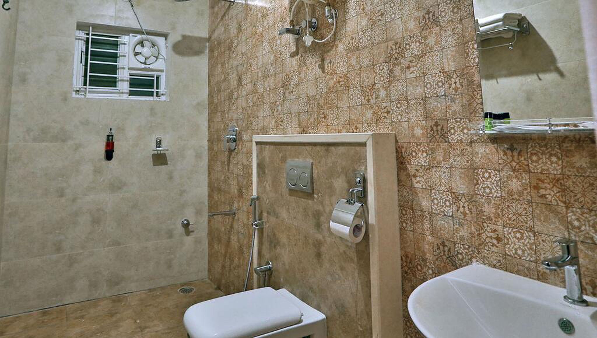 North Comforts Executive Room 5