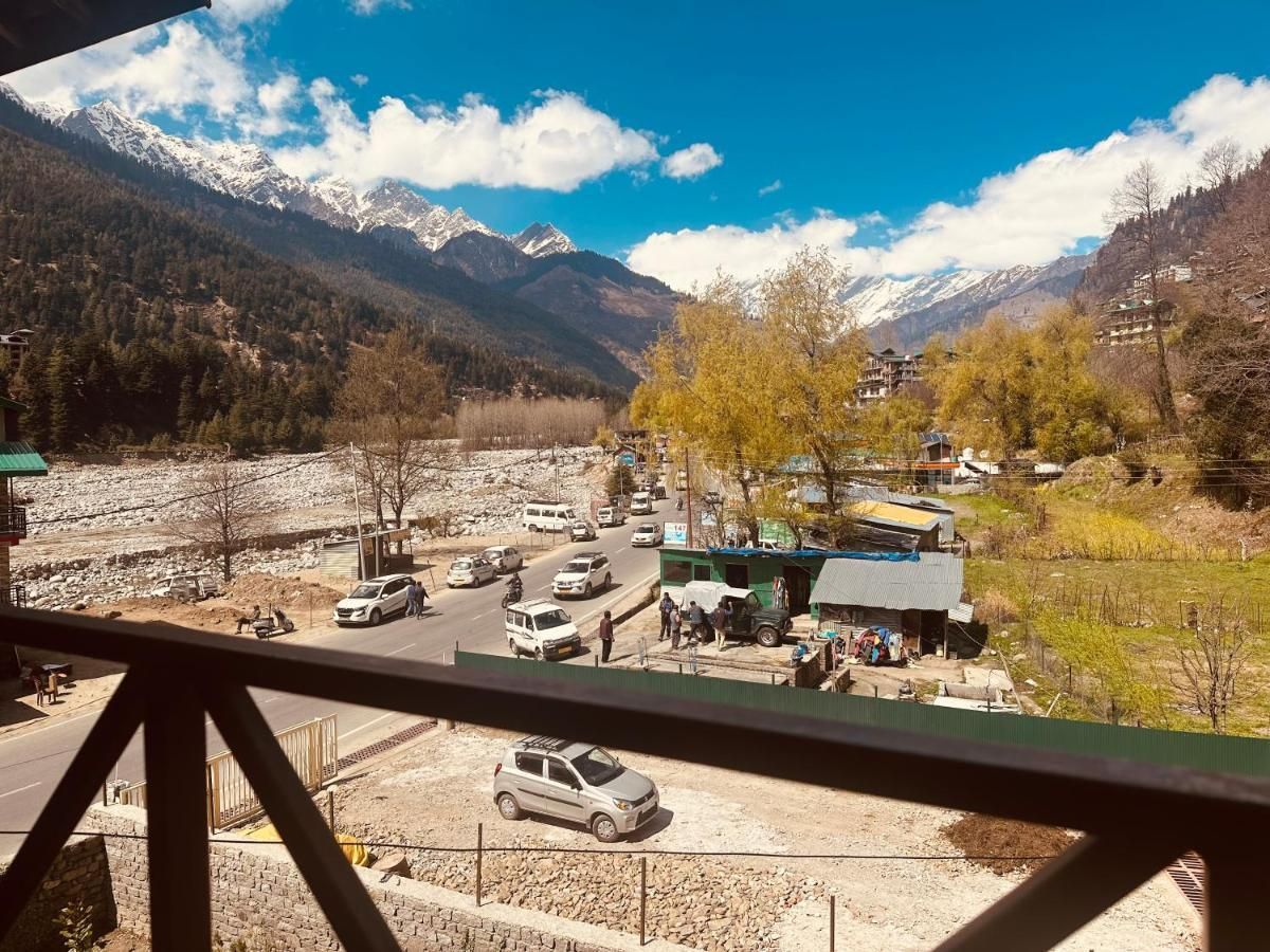 The Kanchanikoot - A True Riverside Hotel
