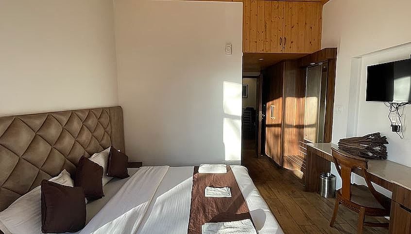 Hill-view Super Deluxe Room