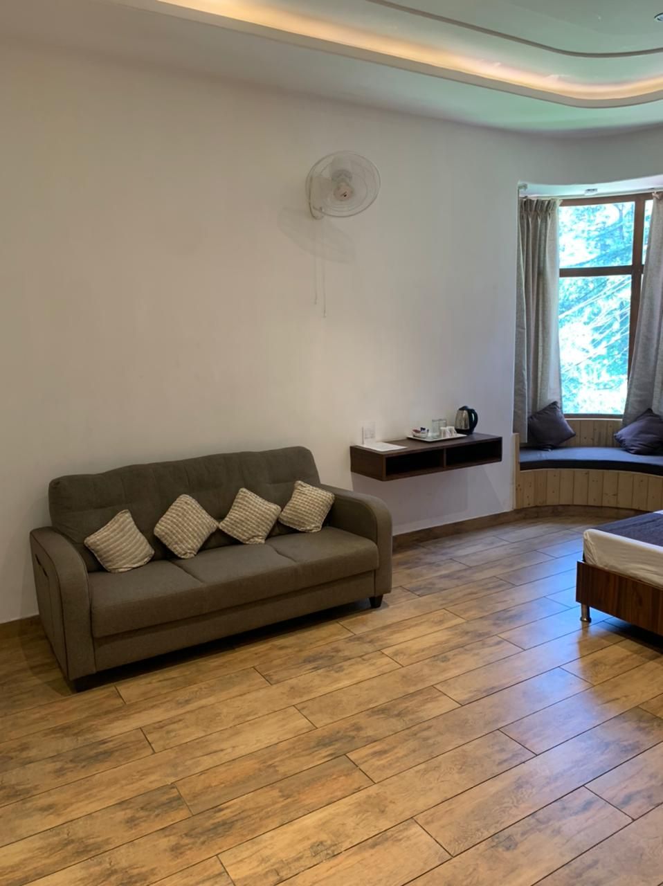 The Hill Crest Inn | Rooms & Suite