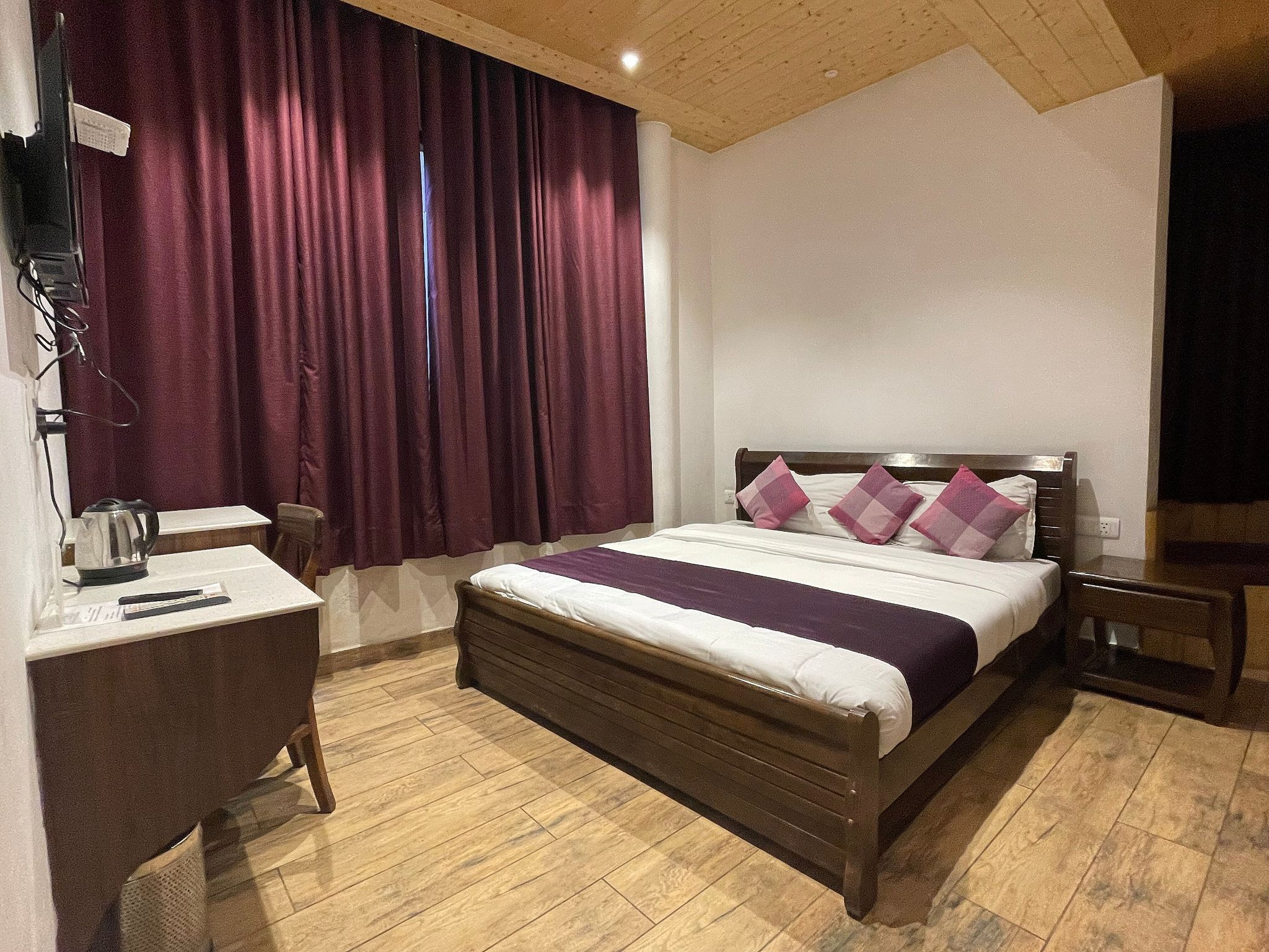 Garden-view Deluxe Room