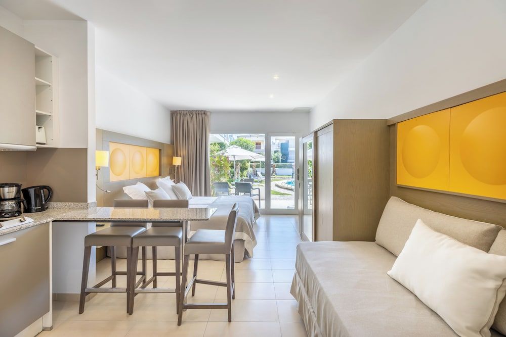 Studio, Balcony (2 adults)