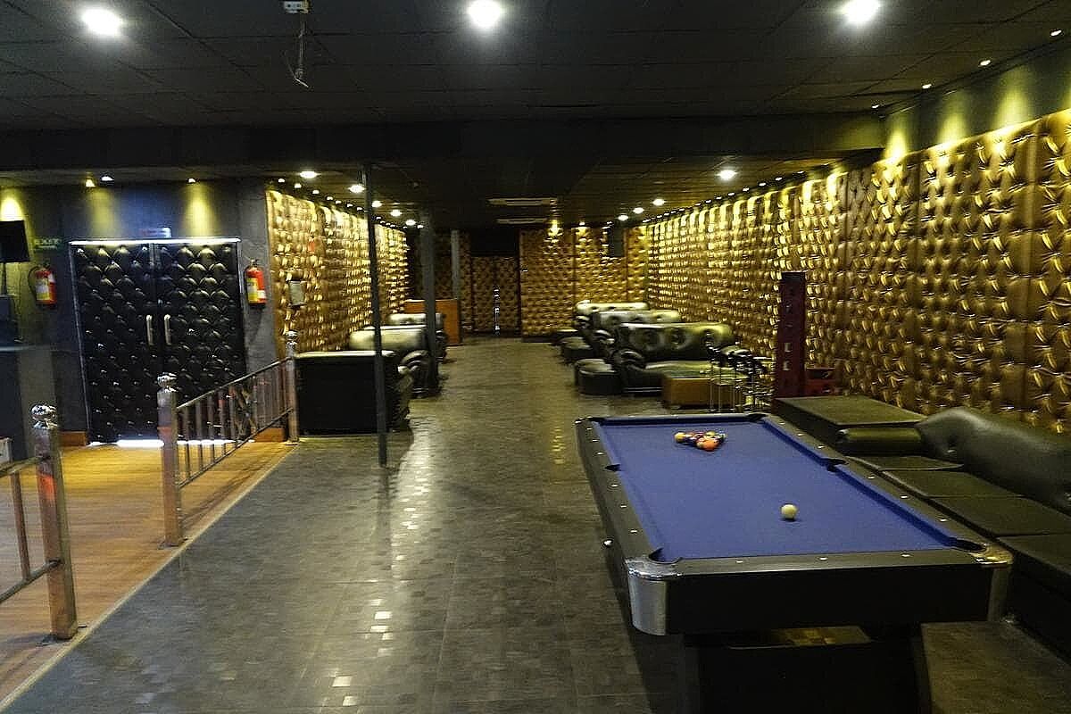 undefined Milestone Hotel & Resort 4