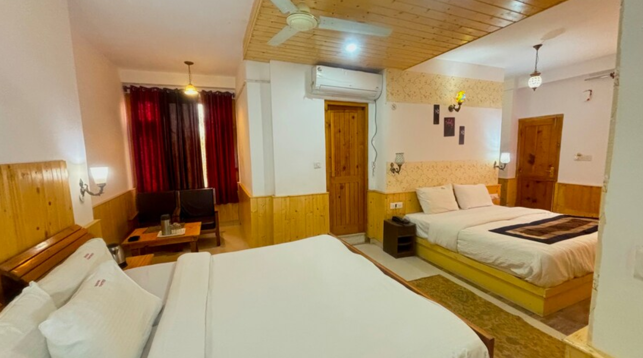 Apple Family Suite with Kitchenette and a Common Terrace (Air cooled and heated)