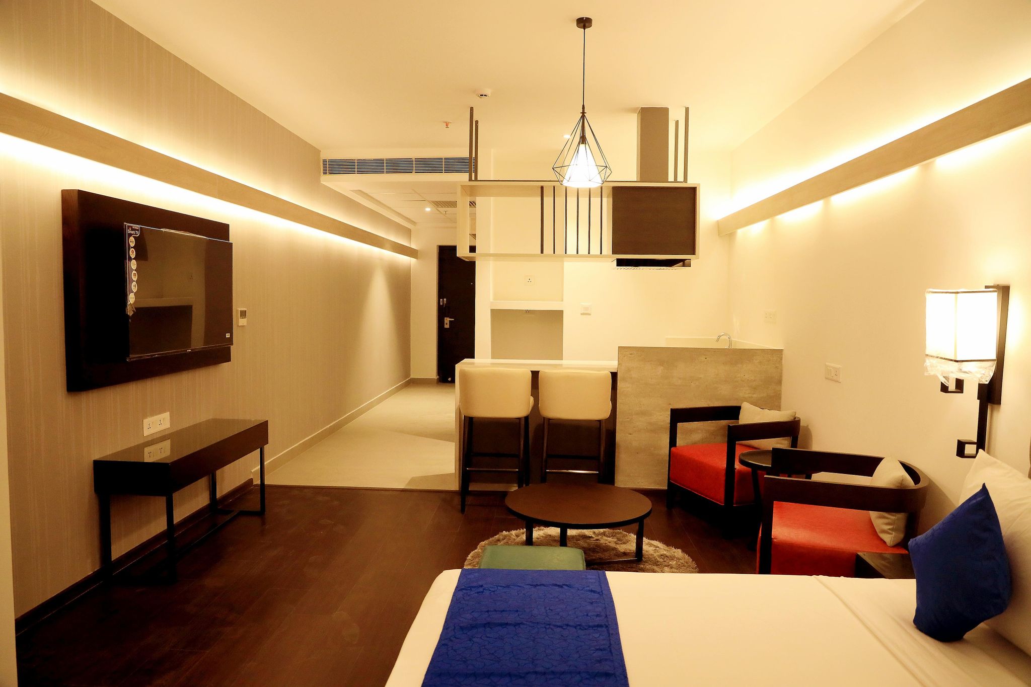 Studio suite , king bed only