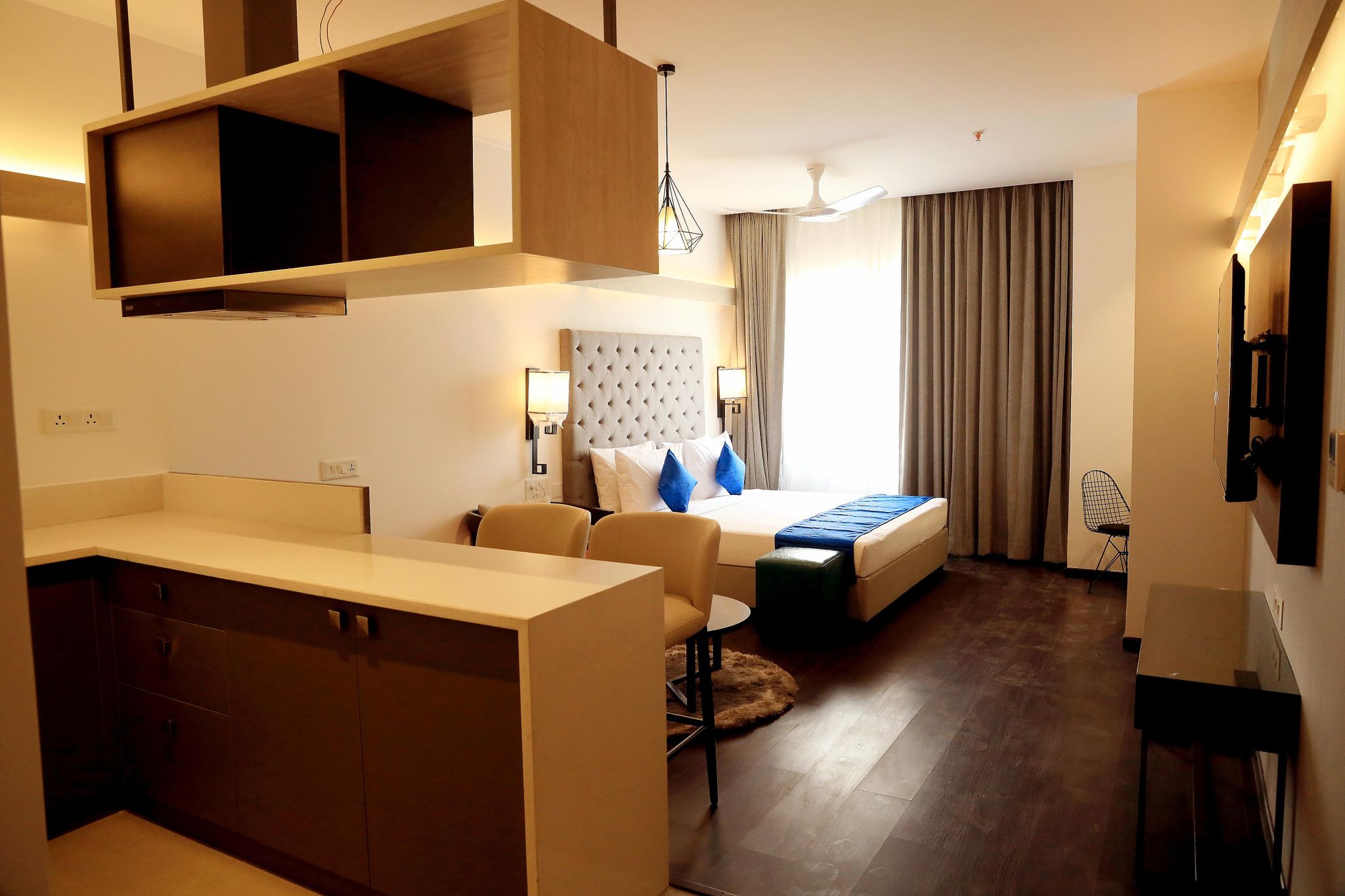 Studio suite , king bed only