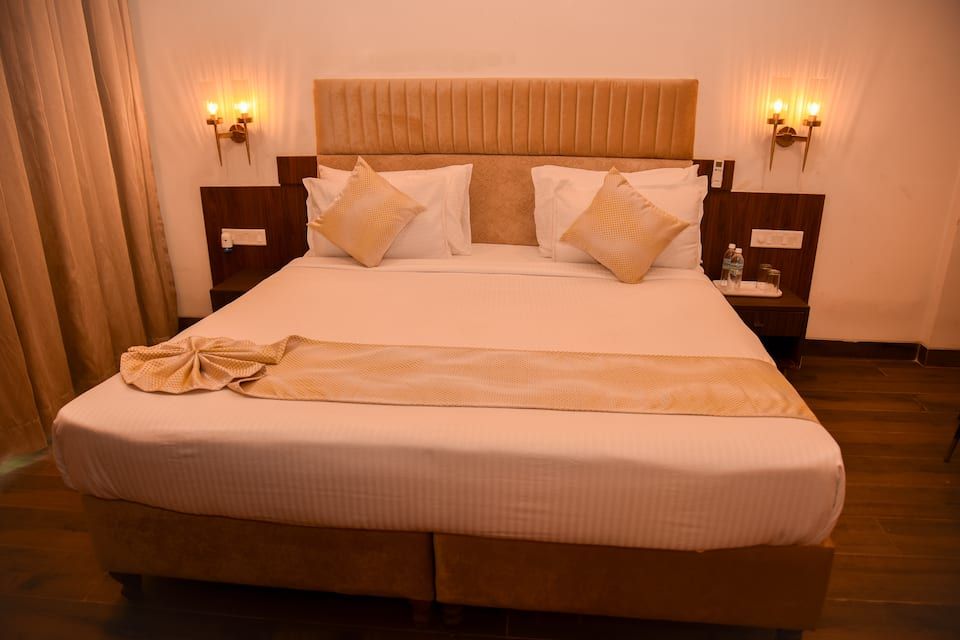 Singhana Haveli Premium Room - King Bed