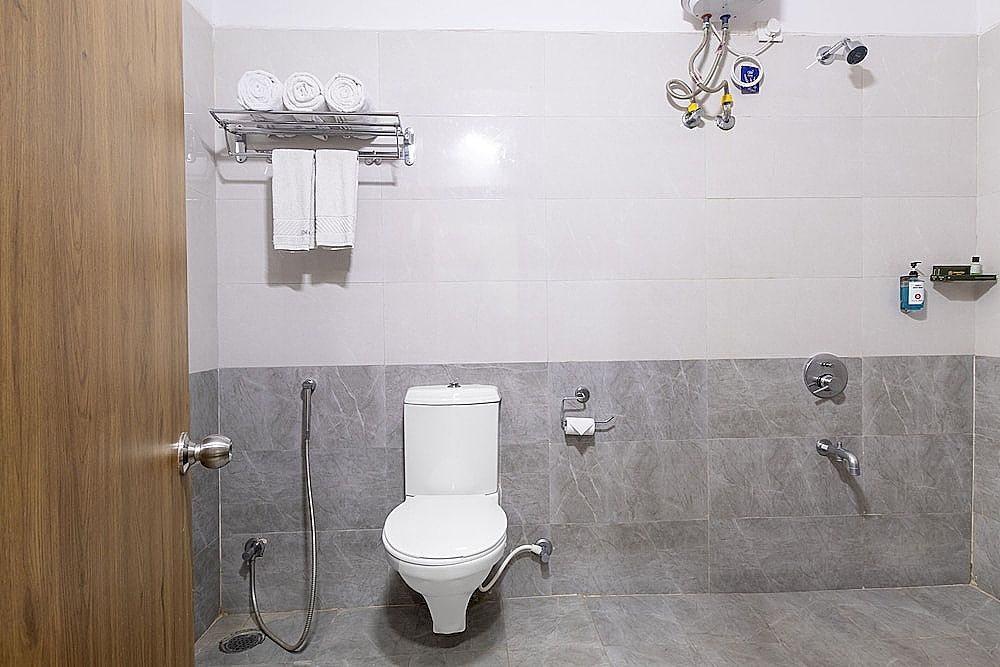 Lemonridge Hotels Kukatpally Cozy Room 10