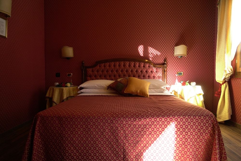 Ca' Morosini Superior Double Room, Private Bathroom, City View 13