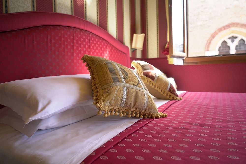 Ca' Morosini Superior Double Room, Private Bathroom, City View 9