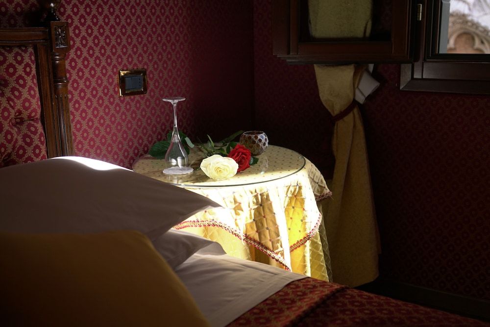 Ca' Morosini Superior Double Room, Private Bathroom, City View 12