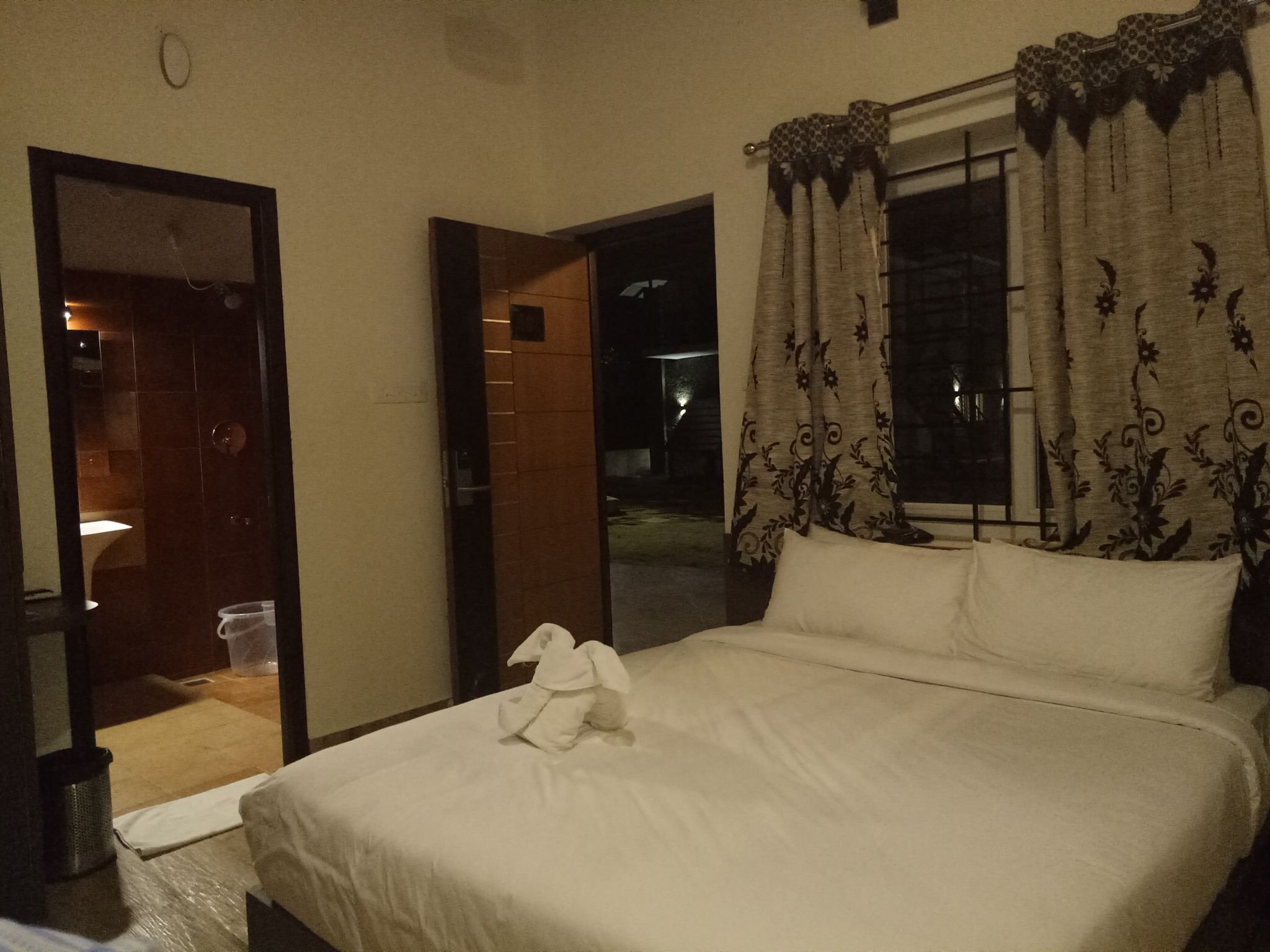 Yellow Lake Resort Standard Room 3