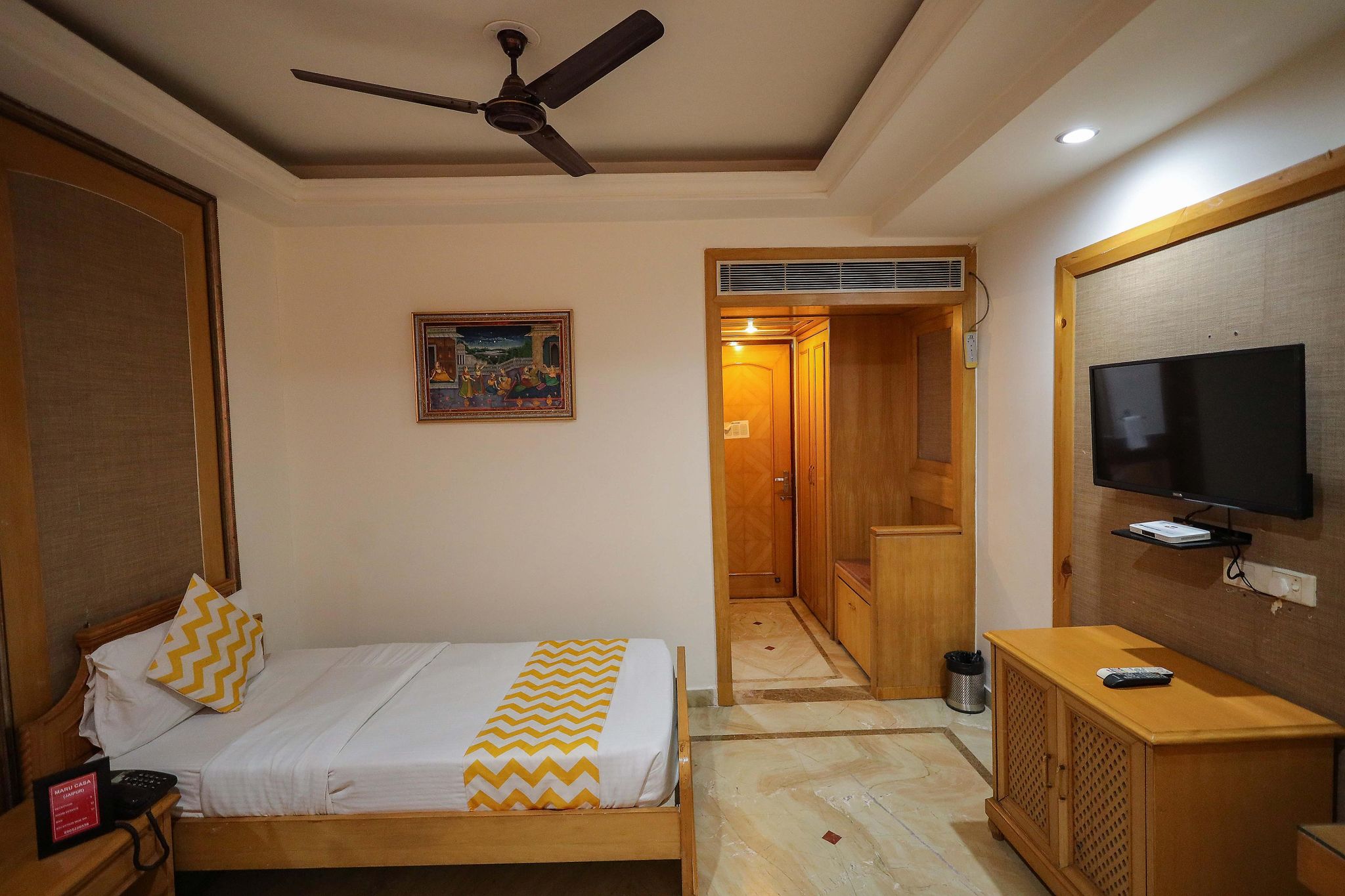 Hotel Maru Casa Deluxe Room 12