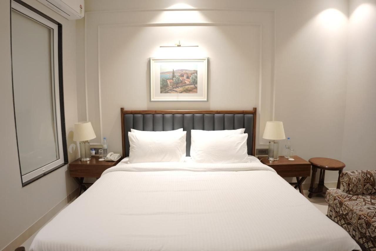 Super Deluxe with Balcony Room