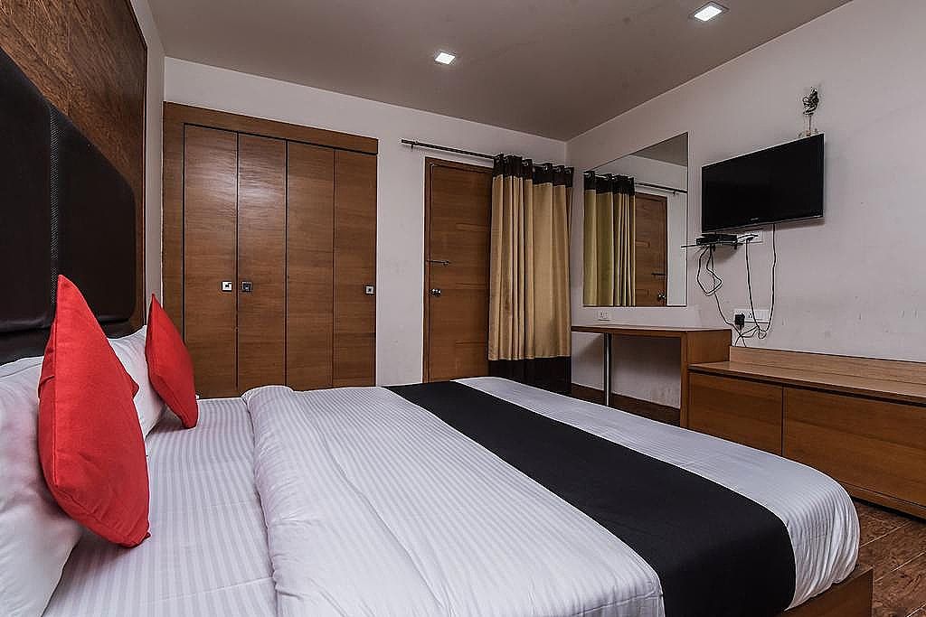 JPS Residency New Delhi Standard room 3