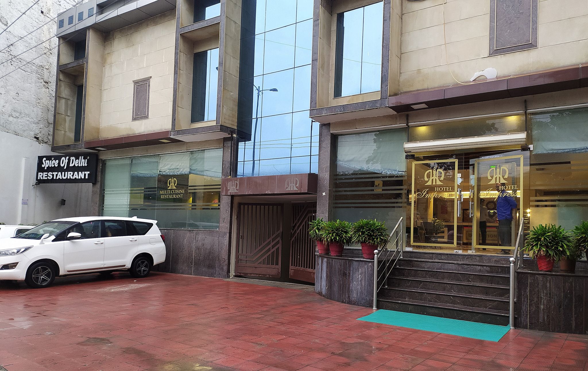 undefined Hotel Impress Delhi Airport 7