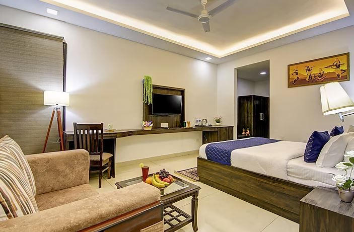 Hotel Park Tree, Near IGI Airport Delhi (A Unit of Prithvi Palace) Business Class with Airport Drop